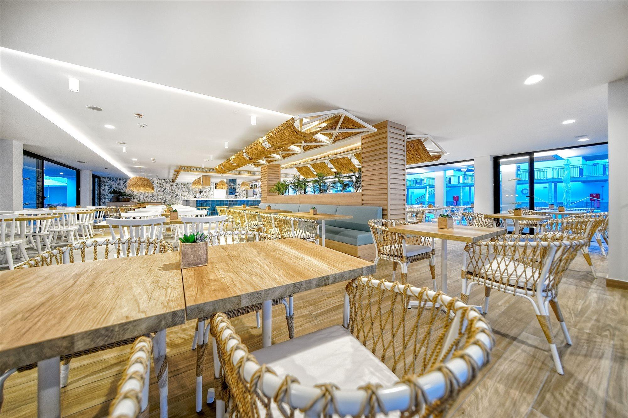 브론세마르 비치 호텔 칼레타데푸스테 외부 사진